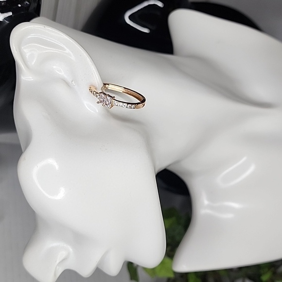 Gold Filled Baguette Oval Hoop Earrings New - Picture 8 of 8